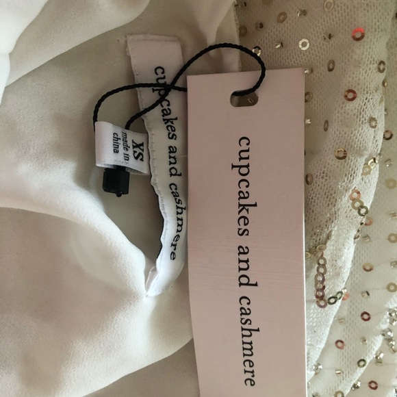 Cupcakes and cashmere dress with sequins - Picture 5 of 5